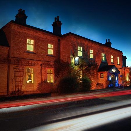 Blisworth The Walnut Tree Inn מראה חיצוני תמונה