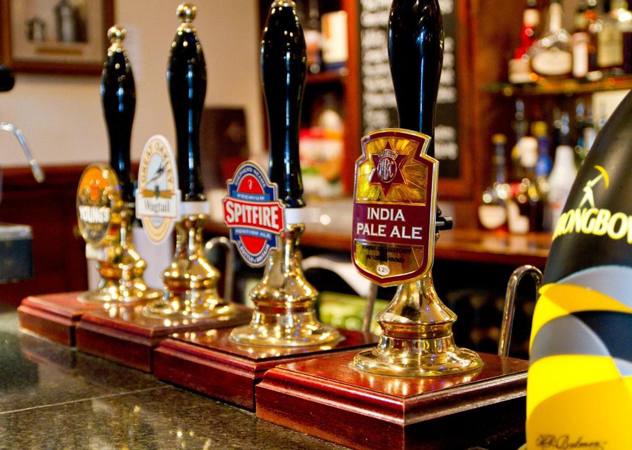 Blisworth The Walnut Tree Inn מראה חיצוני תמונה